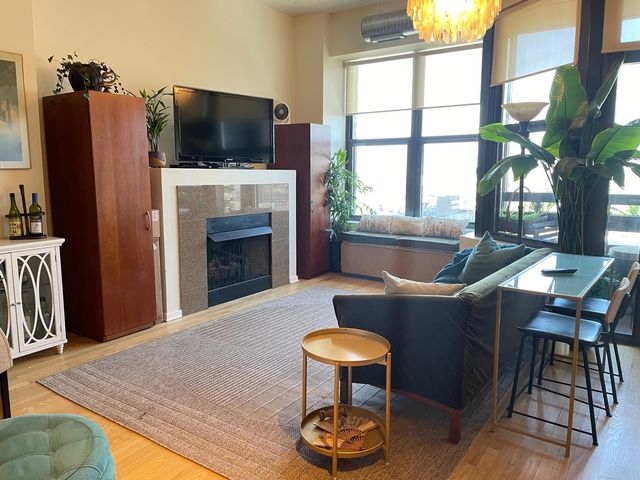 849 N Franklin Street 1206, Chicago, IL 60610