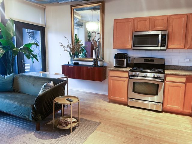 849 N Franklin Street 1206, Chicago, IL 60610