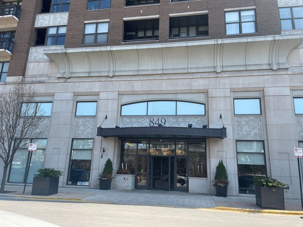849 N Franklin Street 1206, Chicago, IL 60610