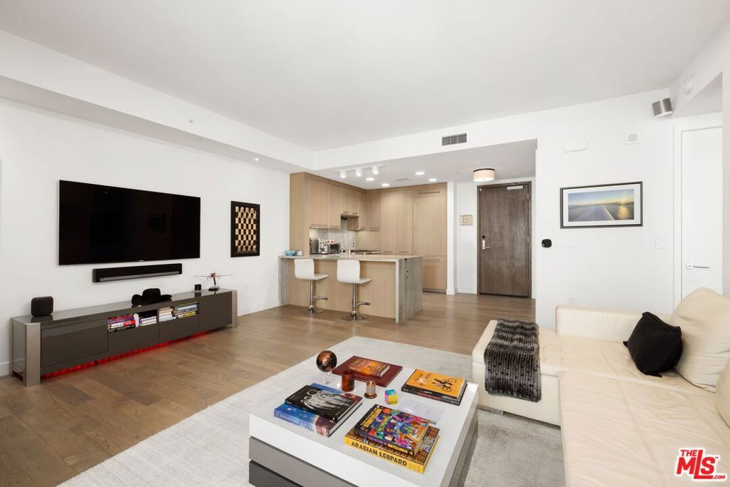 1755 Ocean Avenue 608, Santa Monica, CA 90401 — photo 2