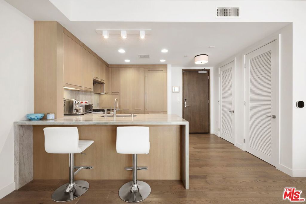 1755 Ocean Avenue 608, Santa Monica, CA 90401 — photo 3