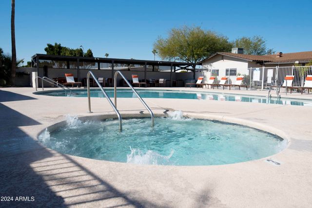 305 S VAL VISTA Drive 202, Mesa, AZ 85204