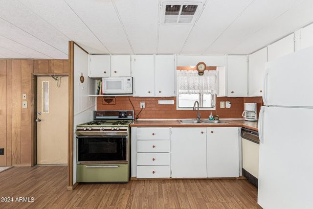 305 S VAL VISTA Drive 202, Mesa, AZ 85204