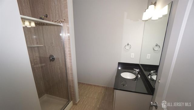 1299 St. George Avenue 103, Colonia, NJ 07067