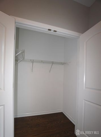 1299 St. George Avenue 103, Colonia, NJ 07067