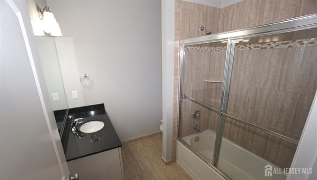 1299 St. George Avenue 103, Colonia, NJ 07067