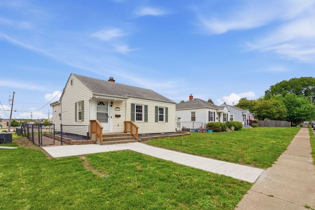 1729 Brown Street, Bettendorf, IA 52722