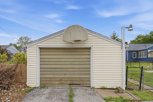 1729 Brown Street, Bettendorf, IA 52722