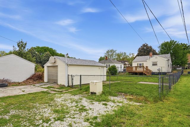 1729 Brown Street, Bettendorf, IA 52722