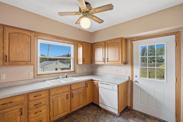 1729 Brown Street, Bettendorf, IA 52722