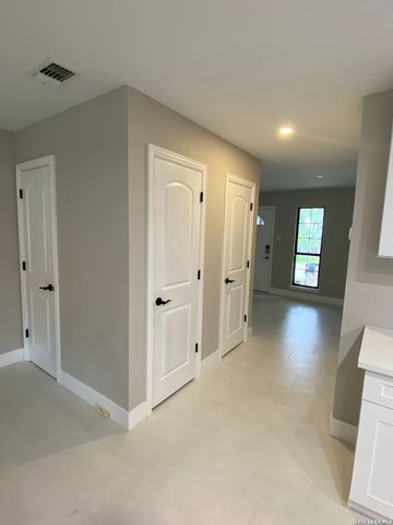 1902 Creek Mountain St, San Antonio, TX 78259