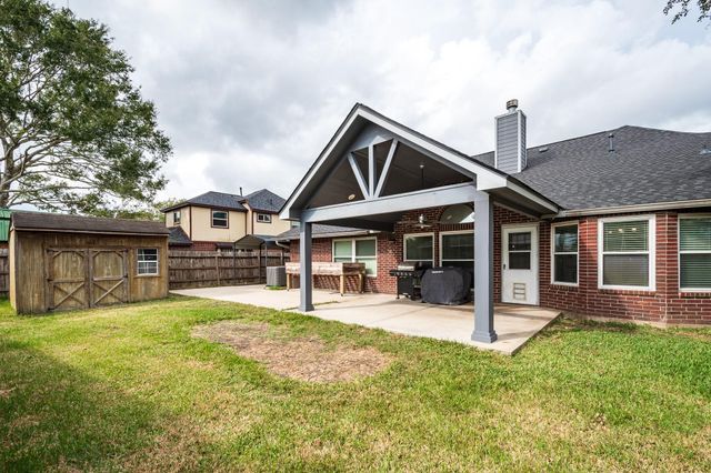 3401 Wood Fox Drive, Alvin, TX 77511