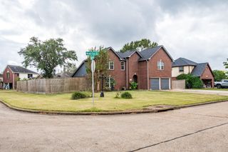 3401 Wood Fox Drive, Alvin, TX 77511
