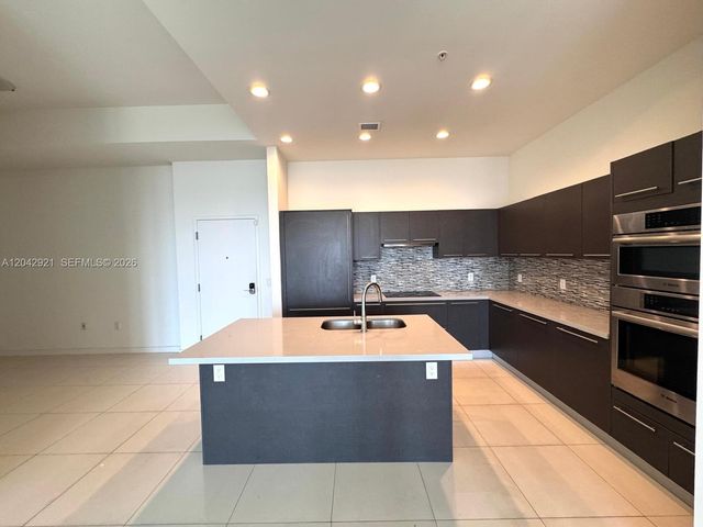 7825 NW 107th Avenue 706, Doral, FL 33178