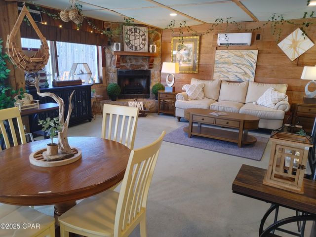 5022 HWY 22, Callaway, FL 32404