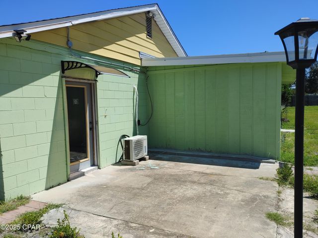 5022 HWY 22, Callaway, FL 32404