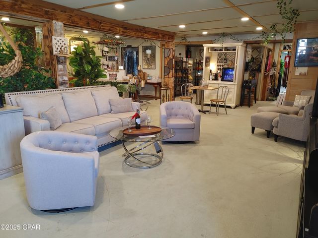 5022 HWY 22, Callaway, FL 32404