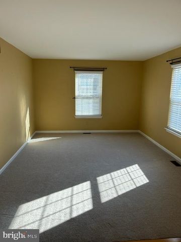 660 CHADBOURNE CT, Harleysville, PA 19438