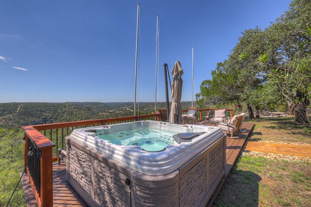 2119 Lariat RDG, New Braunfels, TX 78132