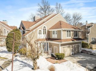 47 Pointe Rok Dr 47, Worcester, MA 01604