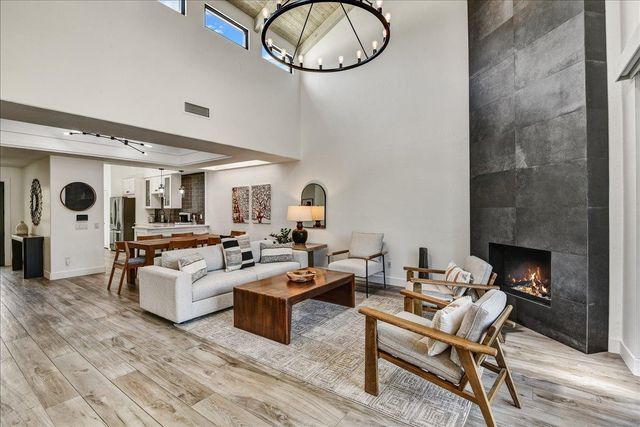 4830 N 65th Street 113, Scottsdale, AZ 85251