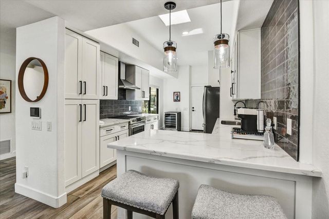4830 N 65th Street 113, Scottsdale, AZ 85251