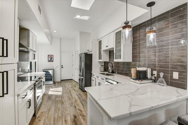 4830 N 65th Street 113, Scottsdale, AZ 85251