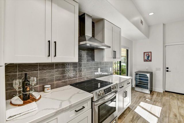 4830 N 65th Street 113, Scottsdale, AZ 85251