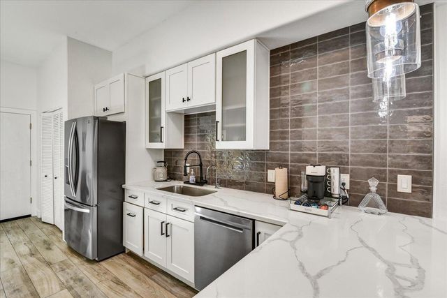 4830 N 65th Street 113, Scottsdale, AZ 85251