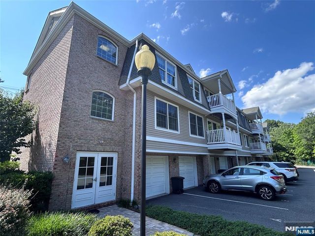 200 Central Park Place, Ramsey, NJ 07446