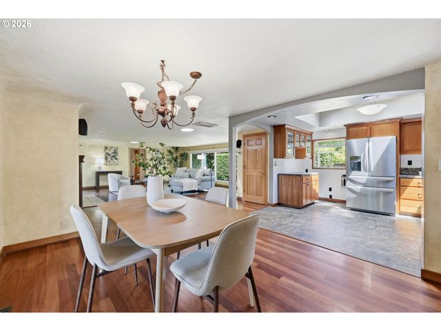 3000 GILHAM Rd, Eugene, OR 97408