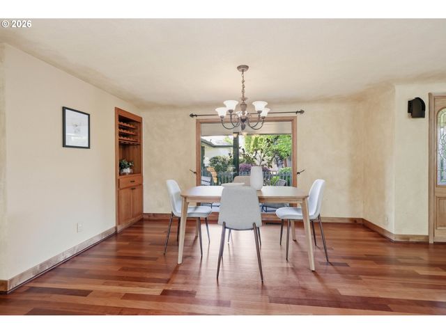 3000 GILHAM Rd, Eugene, OR 97408