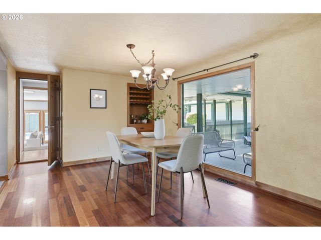 3000 GILHAM Rd, Eugene, OR 97408