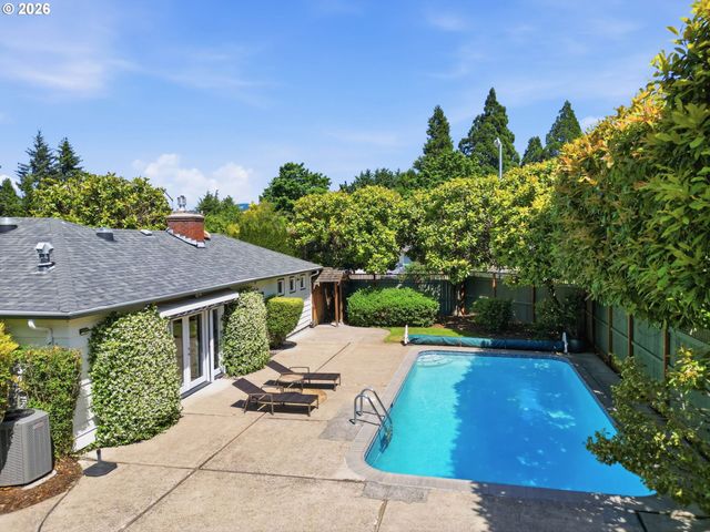 3000 GILHAM Rd, Eugene, OR 97408