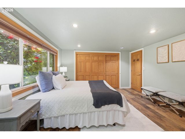 3000 GILHAM Rd, Eugene, OR 97408