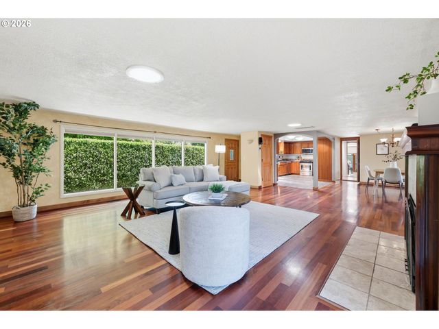 3000 GILHAM Rd, Eugene, OR 97408