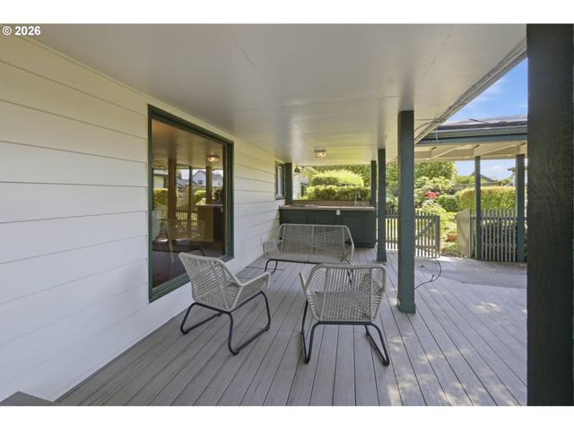 3000 GILHAM Rd, Eugene, OR 97408