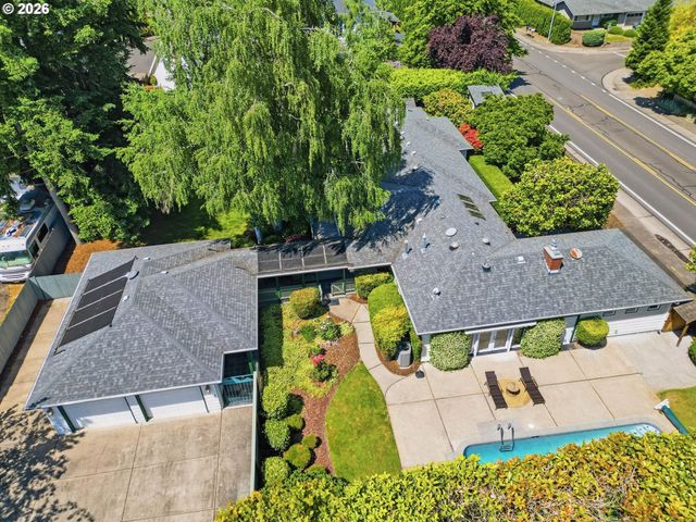 3000 GILHAM Rd, Eugene, OR 97408