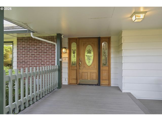 3000 GILHAM Rd, Eugene, OR 97408