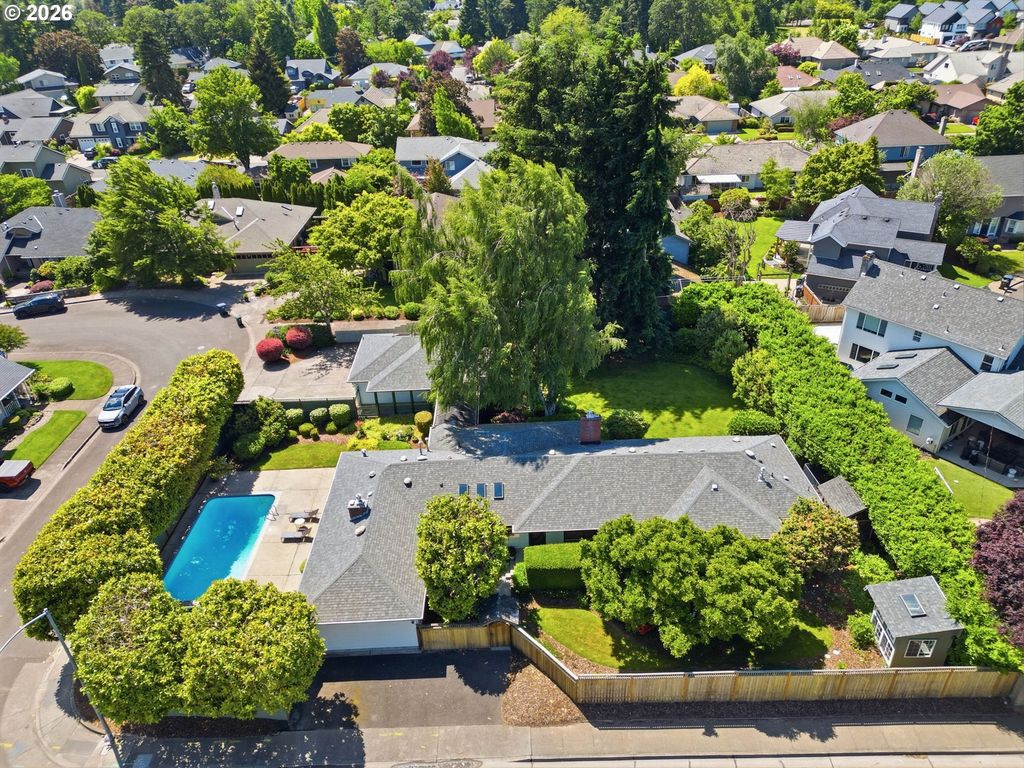 3000 GILHAM Rd, Eugene, OR 97408