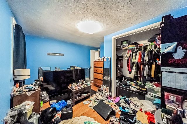 6815 Ridgewood Avenue, Parma, OH 44129