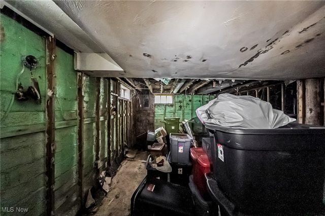 6815 Ridgewood Avenue, Parma, OH 44129