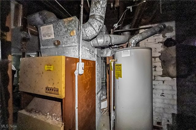 6815 Ridgewood Avenue, Parma, OH 44129