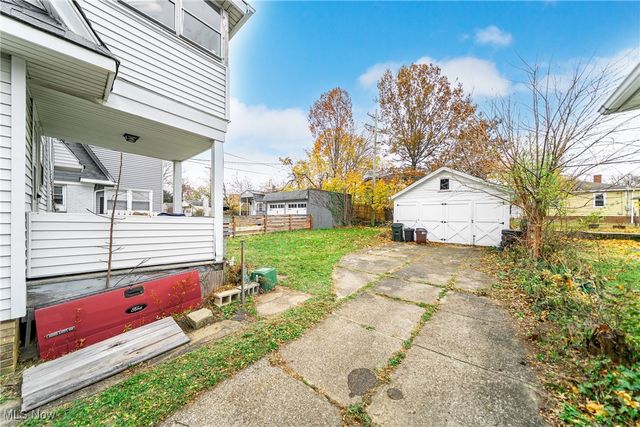 6815 Ridgewood Avenue, Parma, OH 44129