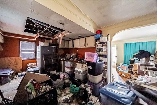 6815 Ridgewood Avenue, Parma, OH 44129