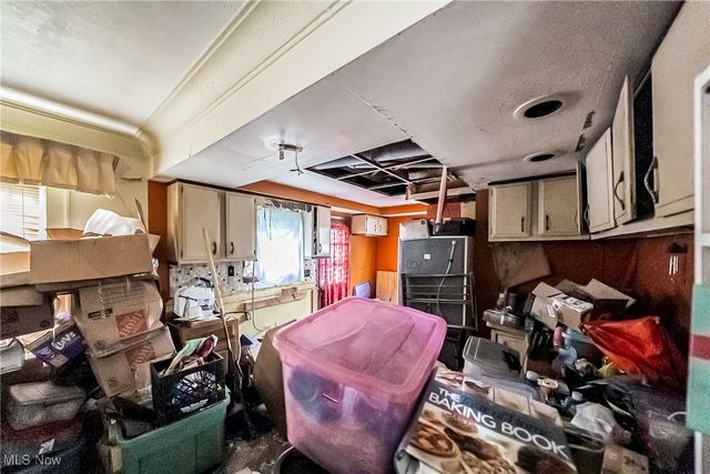 6815 Ridgewood Avenue, Parma, OH 44129