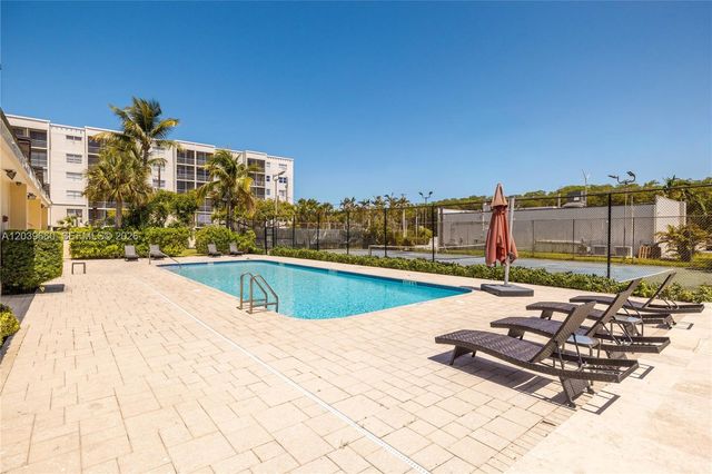 2771 NE 164th Street 12, North Miami Beach, FL 33160
