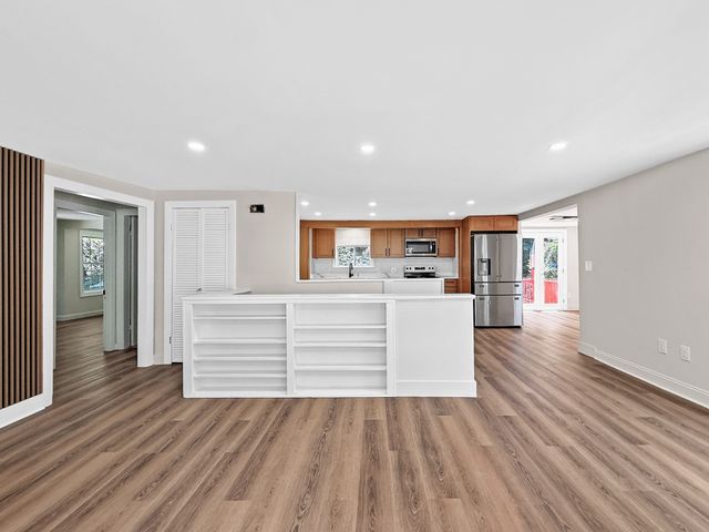89 Goodale St, Haverhill, MA 01830