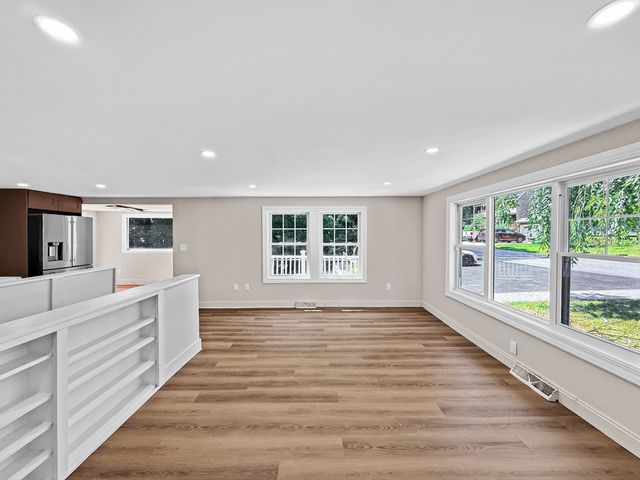 89 Goodale St, Haverhill, MA 01830