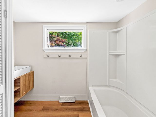 89 Goodale St, Haverhill, MA 01830